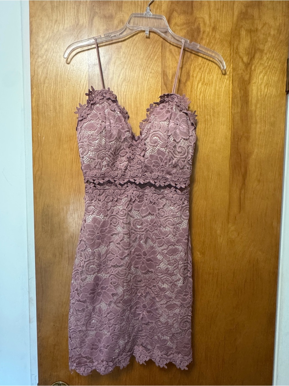 Windsor Lace Dress Size M - Excellent Condition